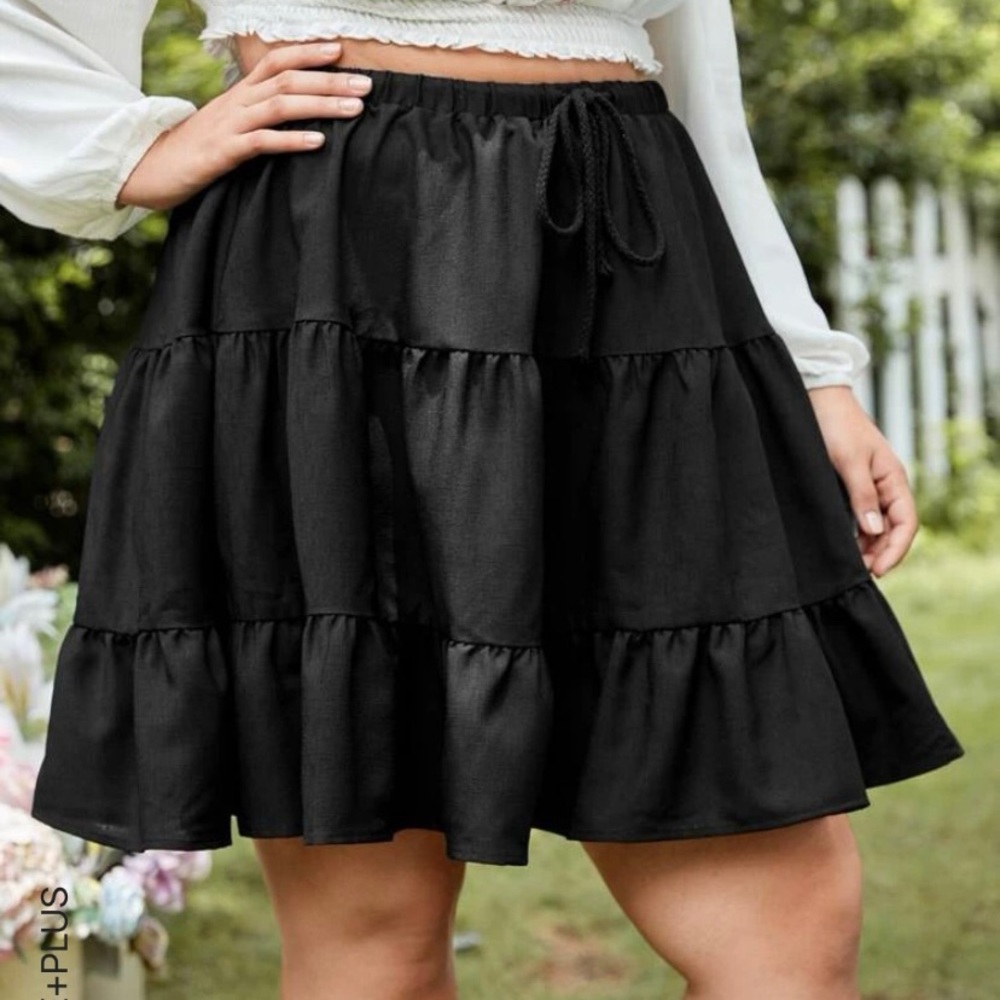 *NWOT* SHEIN Curve (SHEIN Plus) Drawstring Waist Ruffle Hem Skirt